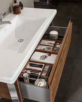 Vanity drawer with dividers